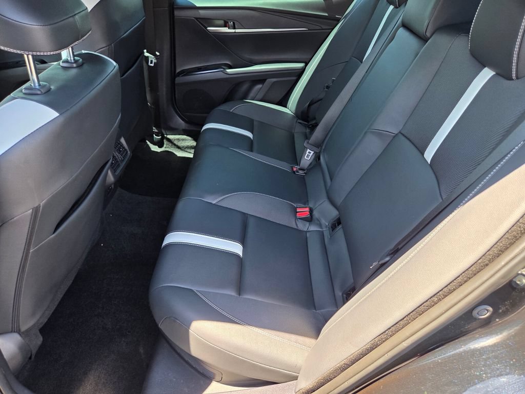 Used 2025 Toyota Camry SE FWD image 9