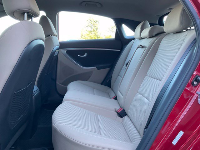 Used 2016 Hyundai Elantra GT FWD image 17