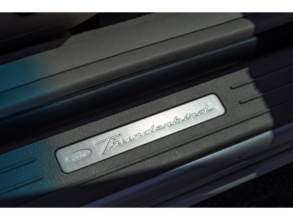 Used 2005 Ford Thunderbird 50th Anniversary RWD image 12