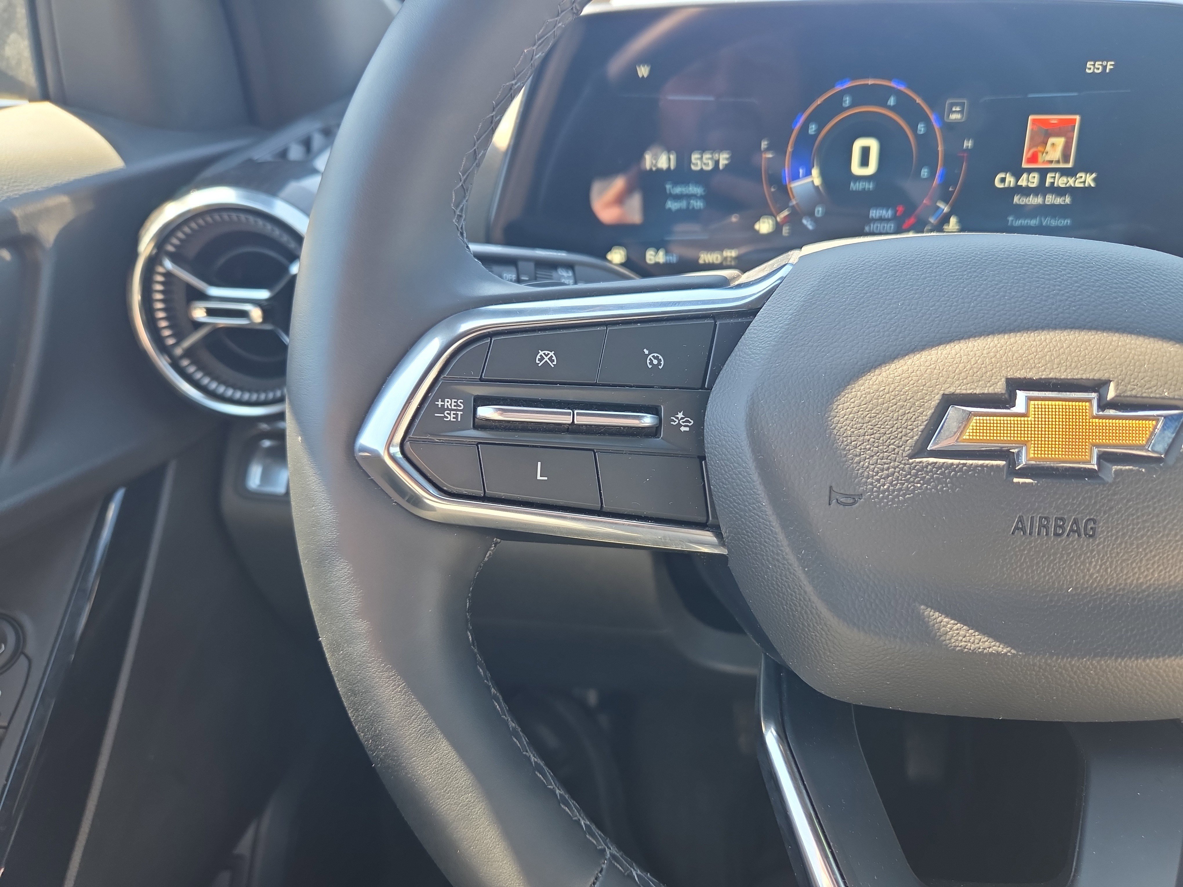 Used 2025 Chevrolet Equinox LT w/ Convenience Package II image 18