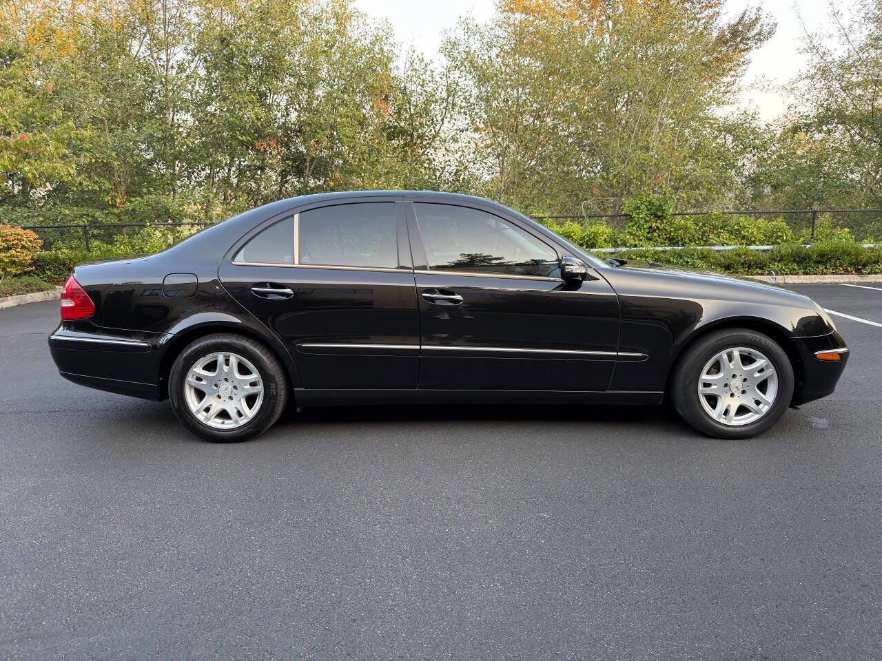 Used 2006 Mercedes-Benz E 350 Sedan image 4