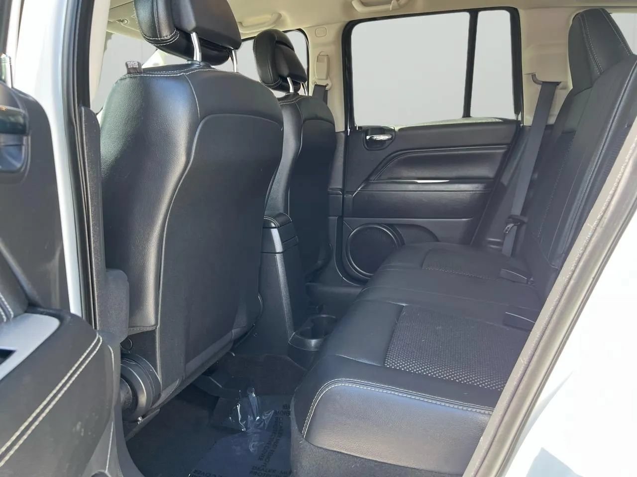 Used 2015 Jeep Compass Latitude AWD/4WD image 28
