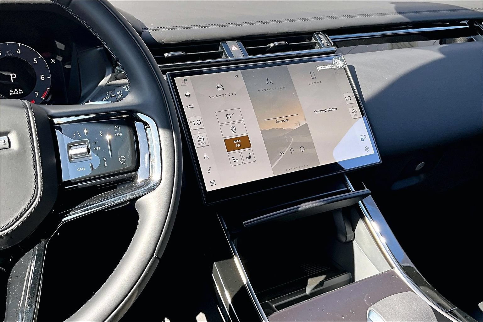 New 2026 Land Rover Range Rover Velar Dynamic SE AWD/4WD image 7
