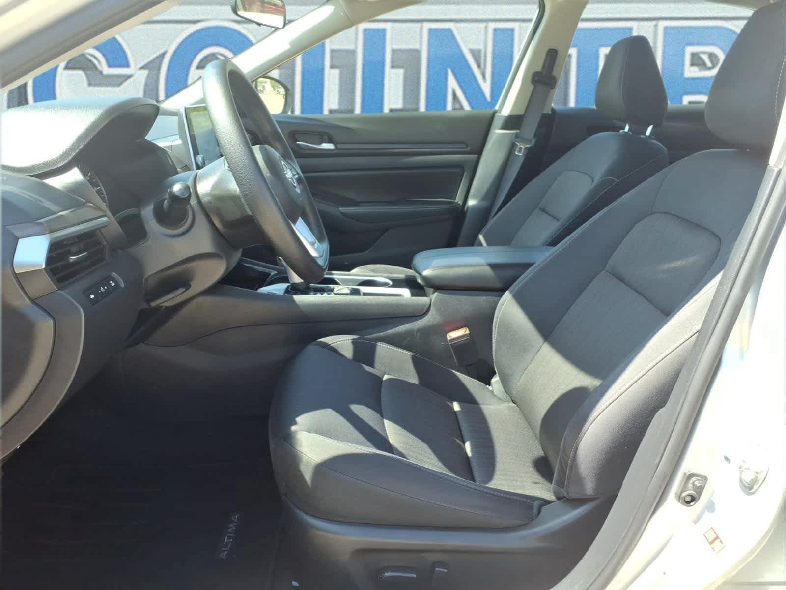 Used 2024 Nissan Altima 2.5 SV FWD image 16