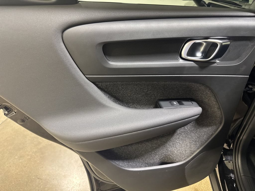 New 2026 Volvo XC40 B5 Ultra w/ Climate Package AWD/4WD image 20