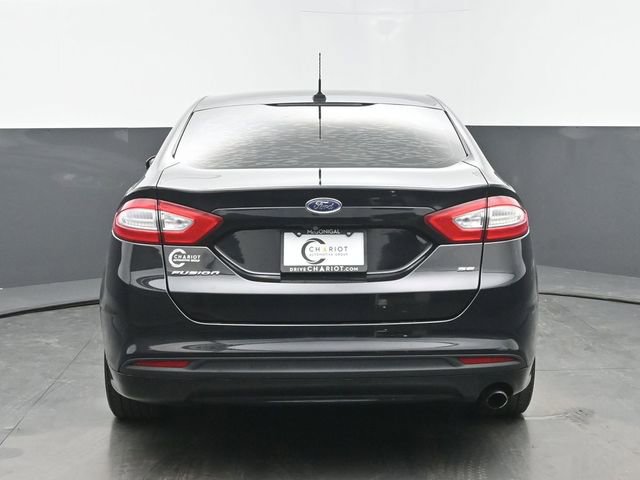 Used 2016 Ford Fusion SE w/ SE Cold Weather Package image 5