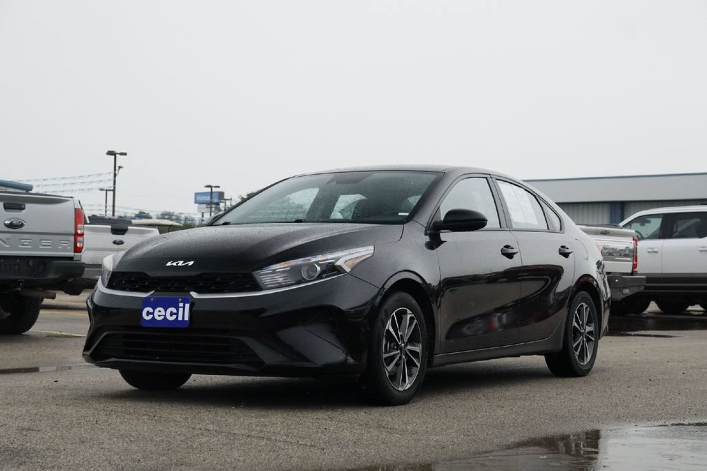 Used 2024 Kia Forte LXS FWD image 2