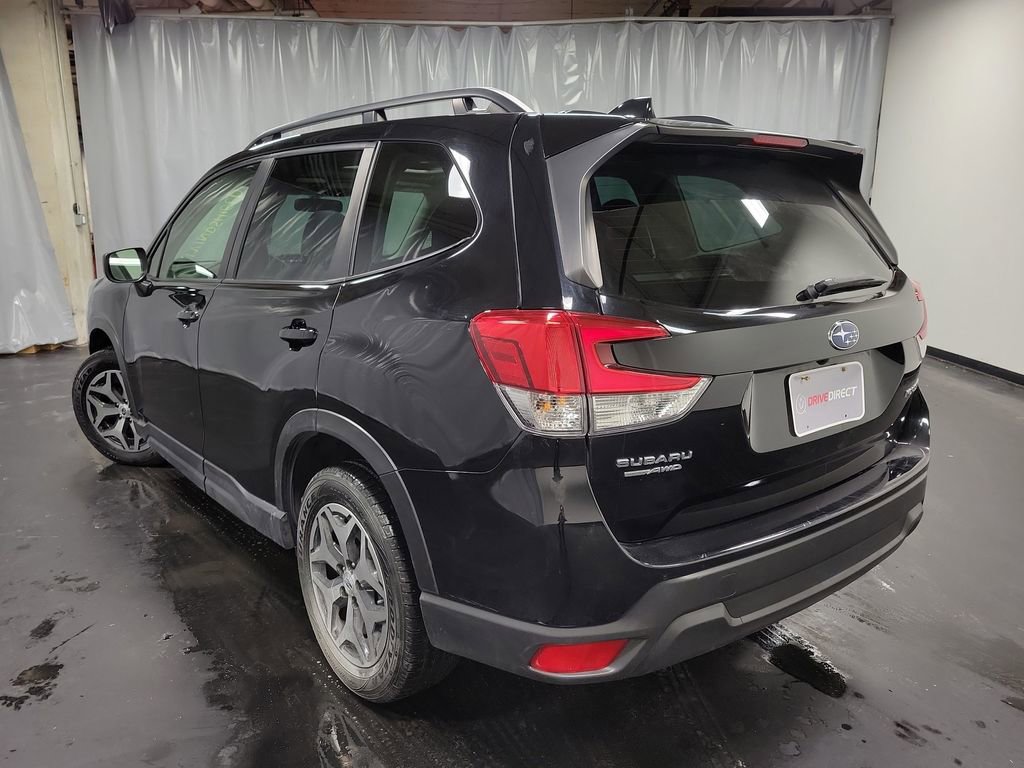 Used 2023 Subaru Forester Premium image 6
