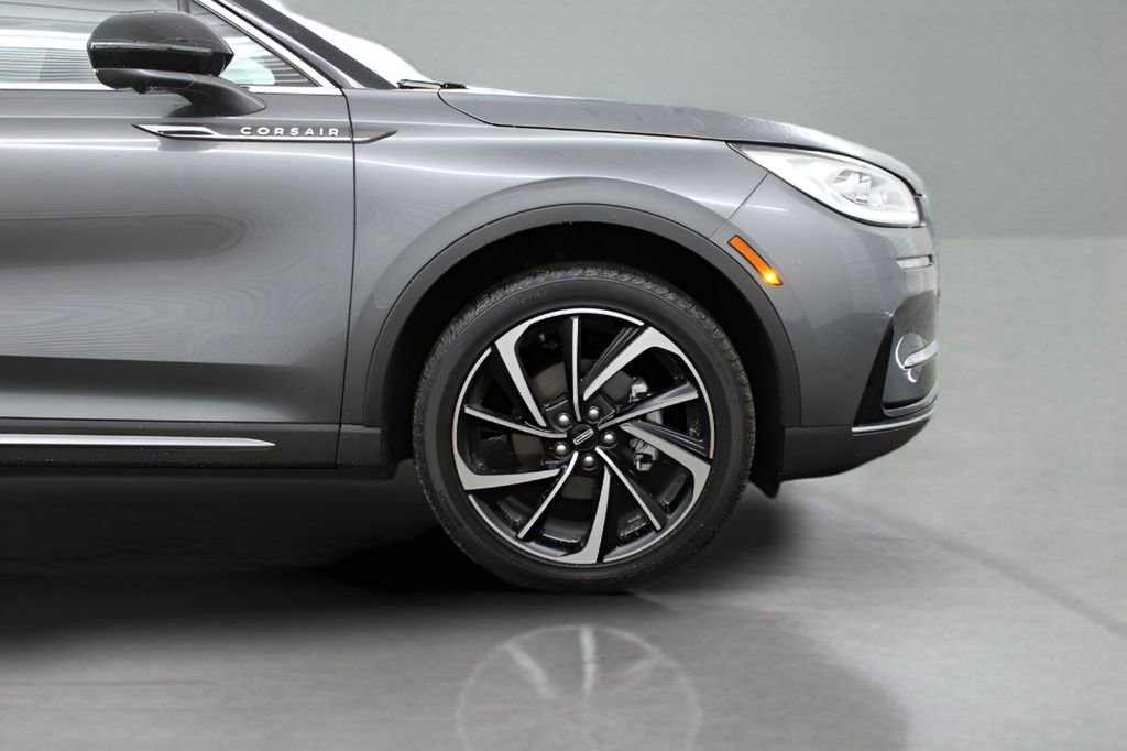 Used 2024 Lincoln Corsair Reserve w/ Equipment Group 201A image 17