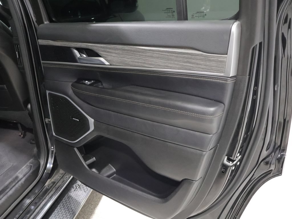 Used 2024 Jeep Wagoneer Series II AWD/4WD image 22