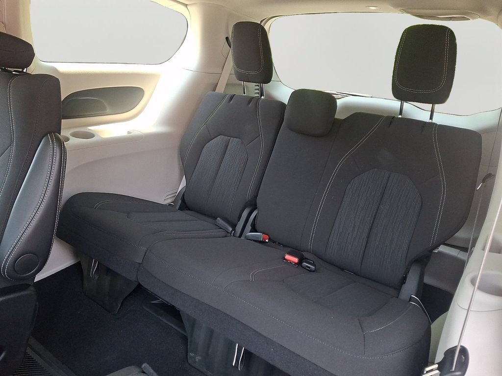 Used 2024 Chrysler Voyager LX FWD image 11