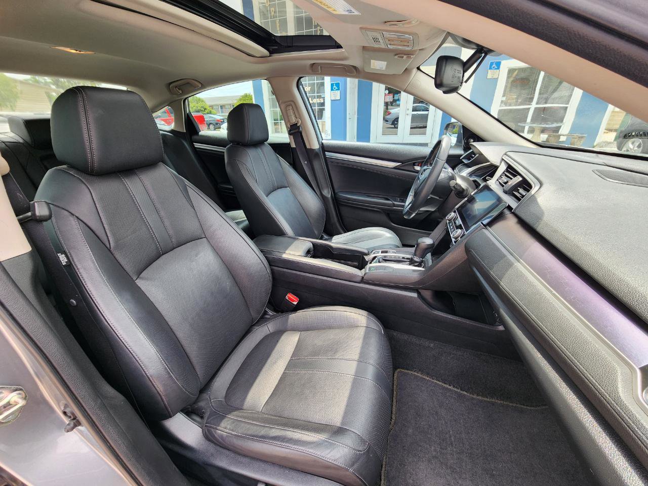 Used 2017 Honda Civic Touring image 26