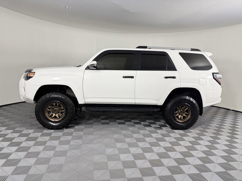 Used 2020 Toyota 4Runner SR5 Premium w/ Moonroof Package image 4