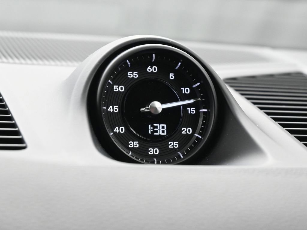 Certified 2024 Porsche Cayenne Coupe image 14