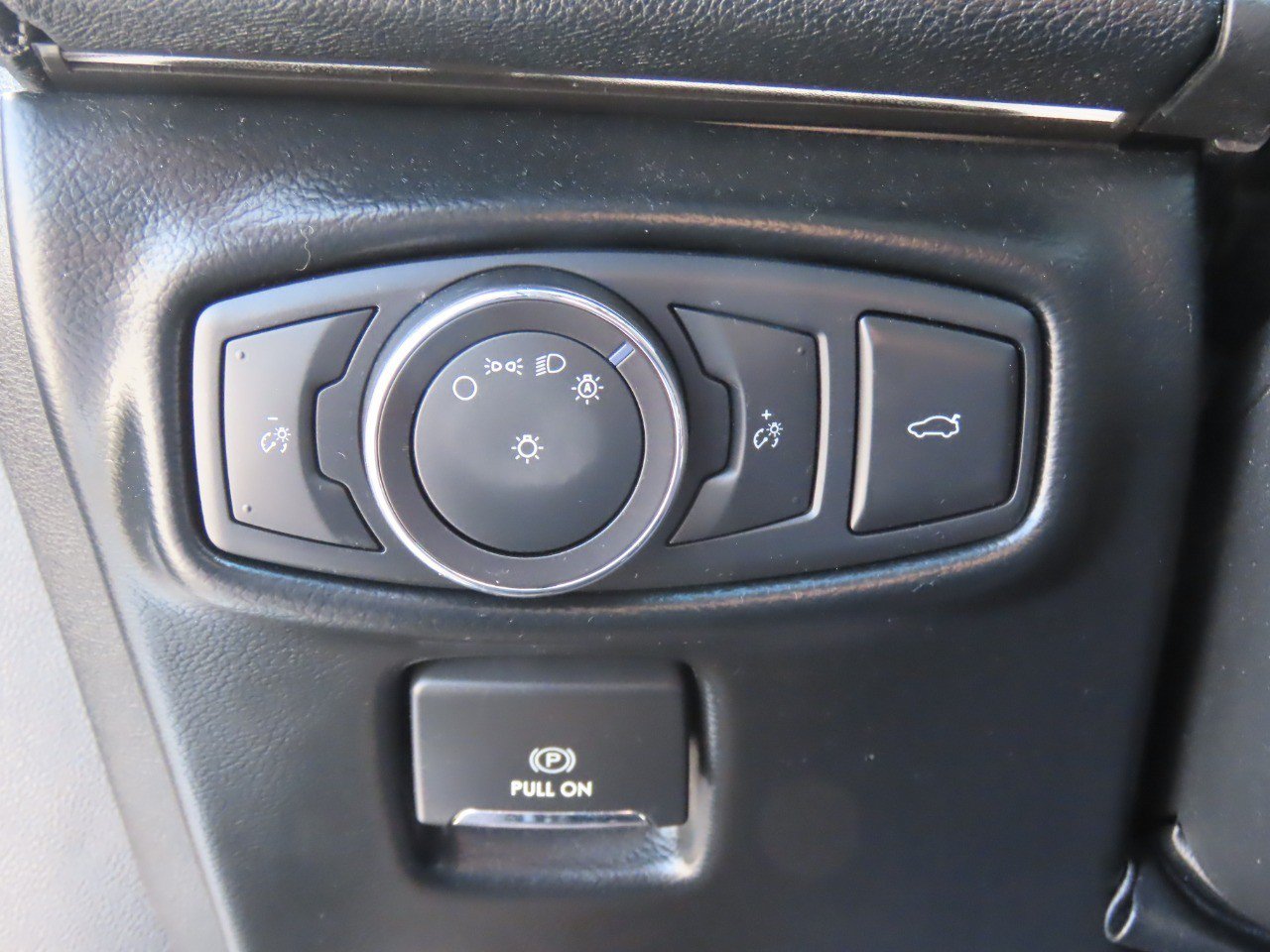 Used 2018 Lincoln MKZ Premiere FWD image 26