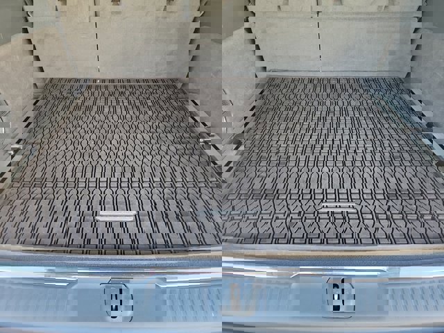 Used 2024 Jeep Grand Wagoneer L Series III w/ Rear Seat Video Group 1 image 6