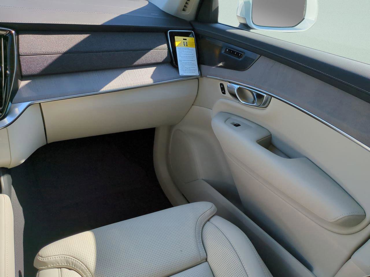 New 2026 Volvo XC90 B6 Ultra w/ Protection Package image 27