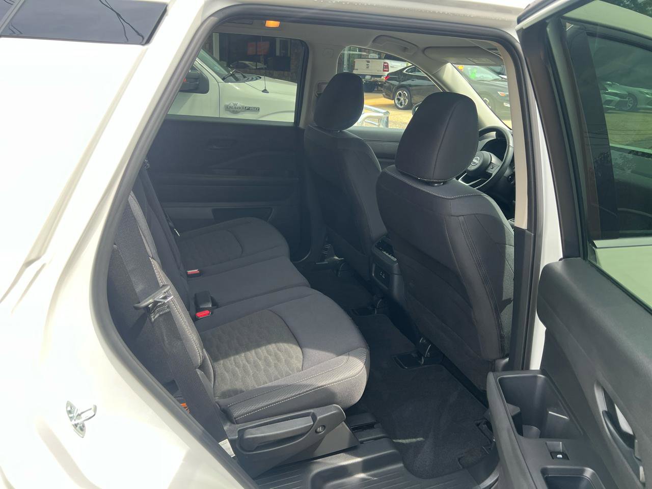 Used 2025 Nissan Pathfinder SV AWD/4WD image 14