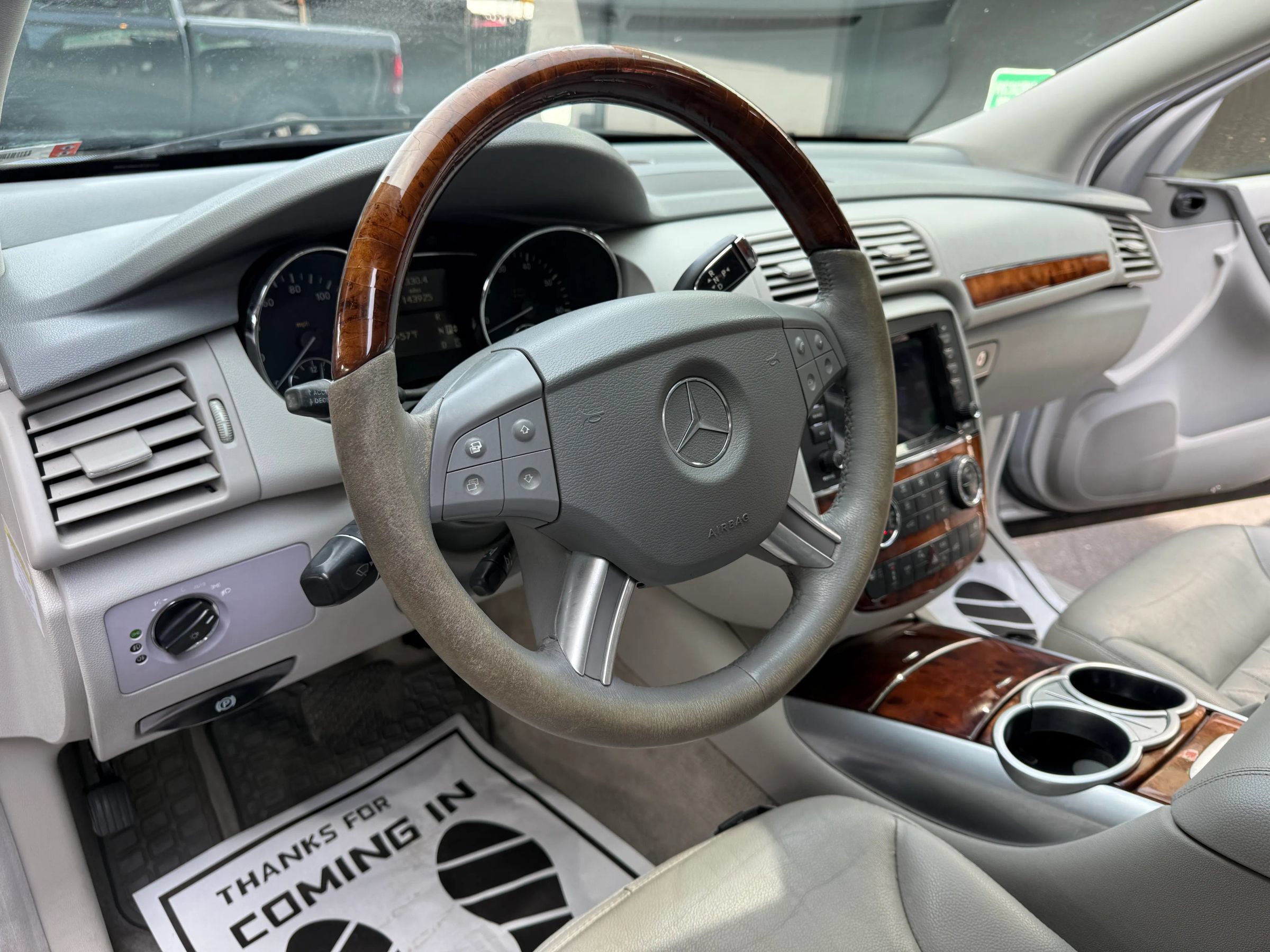 Used 2006 Mercedes-Benz R 500 4MATIC image 9