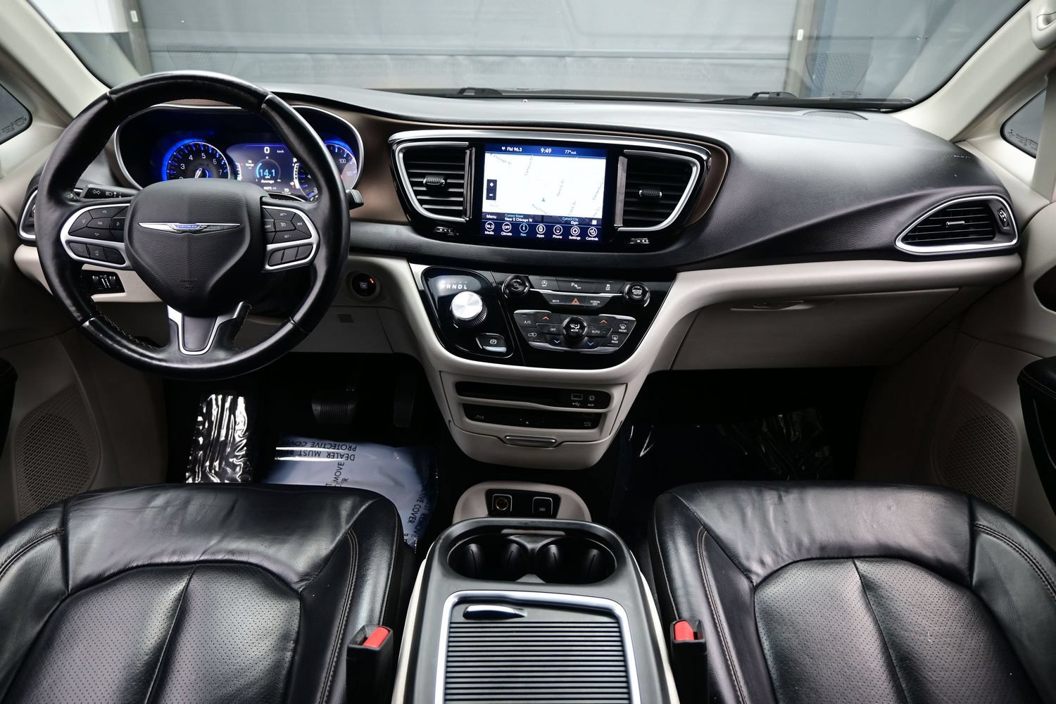 Used 2018 Chrysler Pacifica Touring-L Plus FWD image 18
