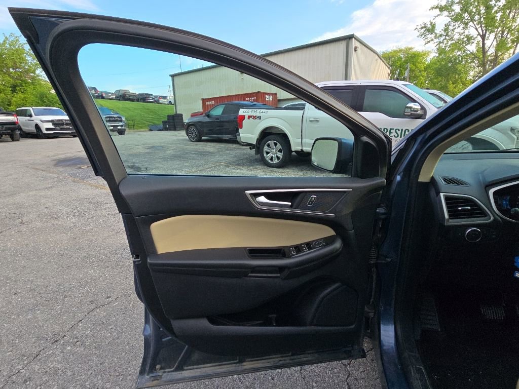 Used 2019 Ford Edge SEL w/ Equipment Group 201A AWD/4WD image 20