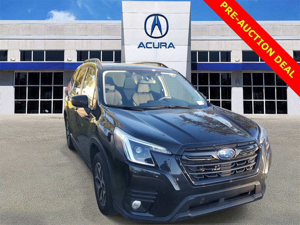 Used 2023 Subaru Forester Premium image 1
