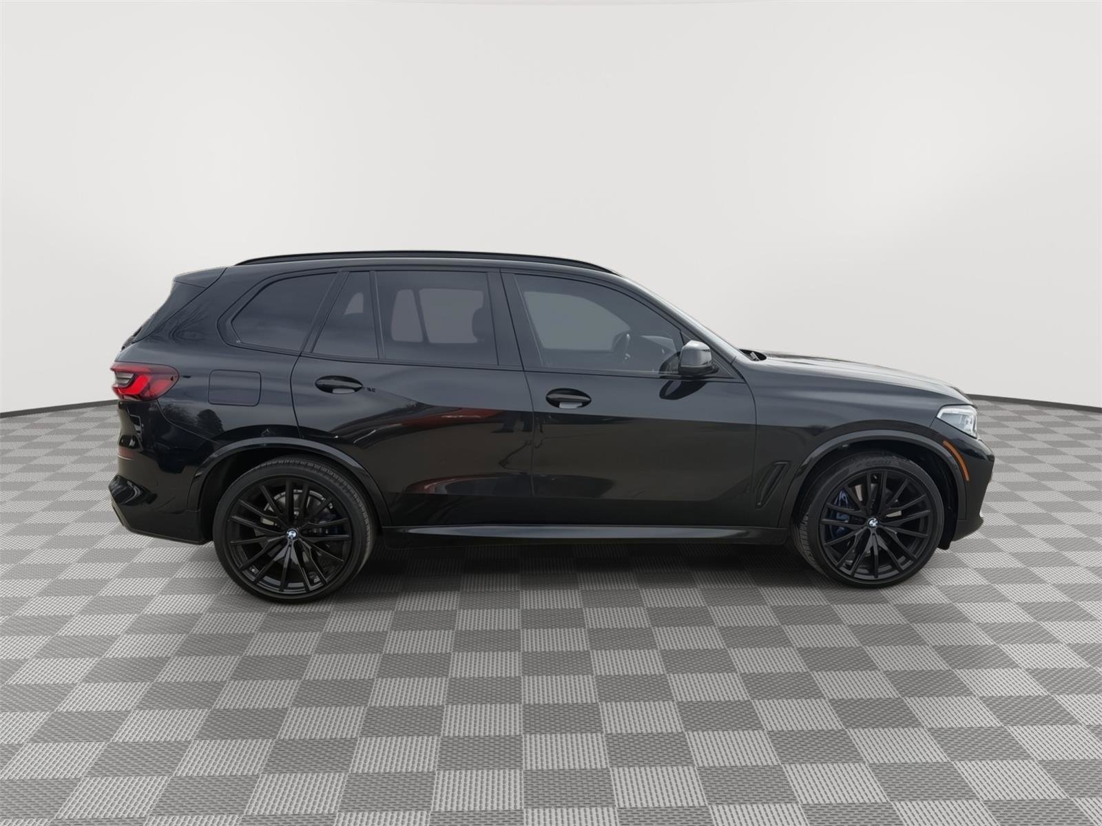 Used 2021 BMW X5 M50i w/ Executive Package image 8