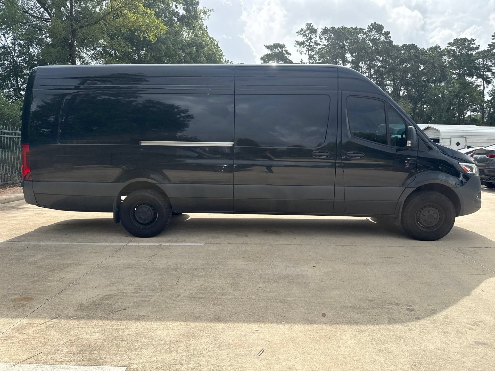 Used 2025 Mercedes-Benz Sprinter 2500 image 3