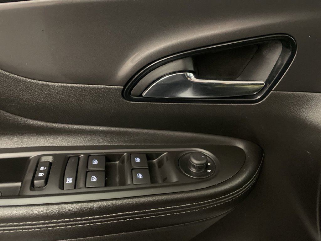 Used 2021 Buick Encore Preferred AWD/4WD image 15