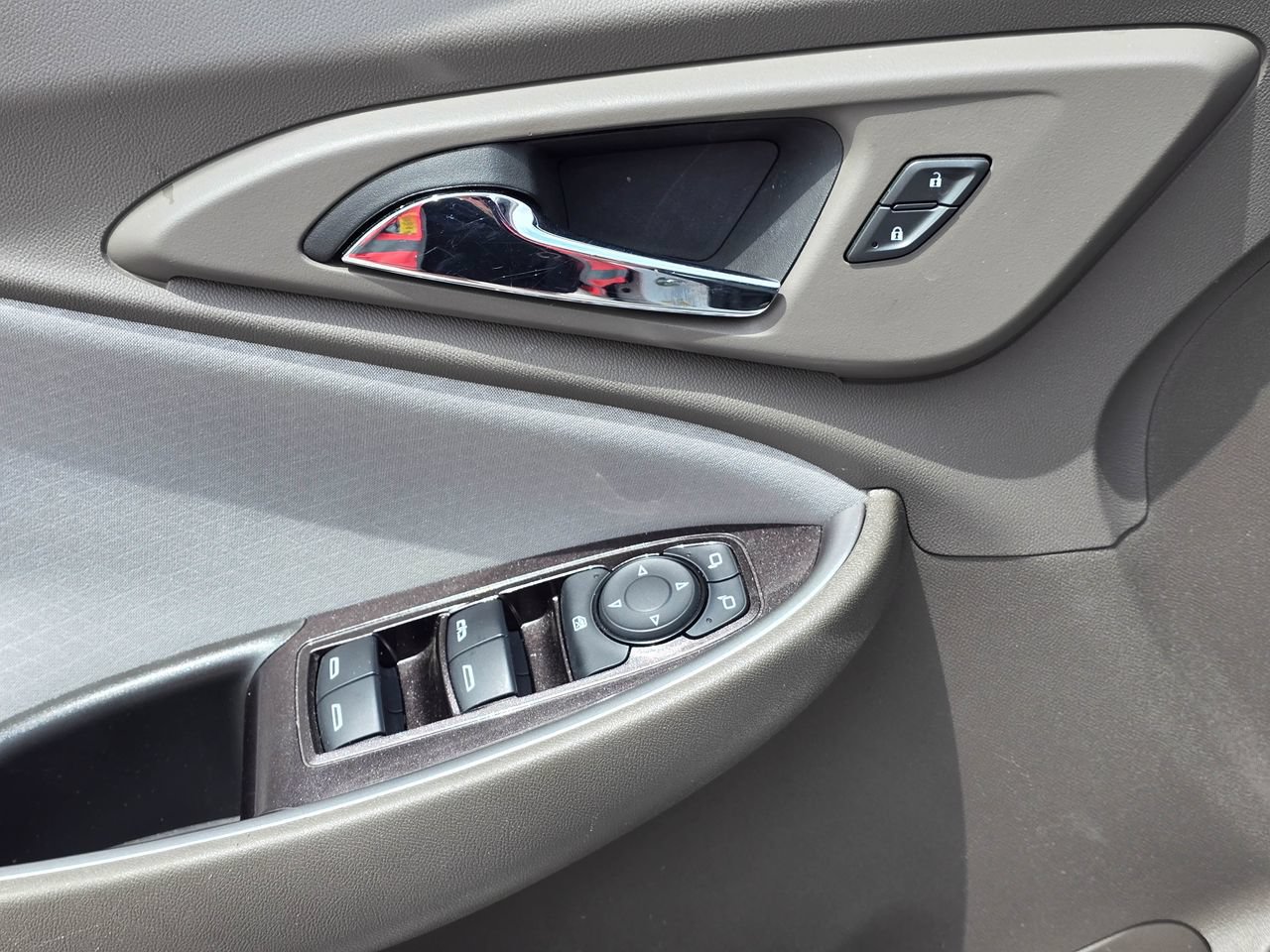 Used 2025 Chevrolet Malibu LT FWD image 9