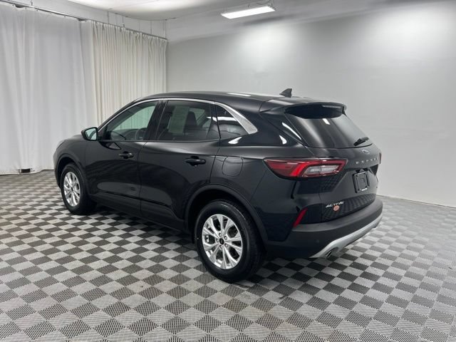 Used 2023 Ford Escape Active w/ Tech Pack #1 AWD/4WD image 4
