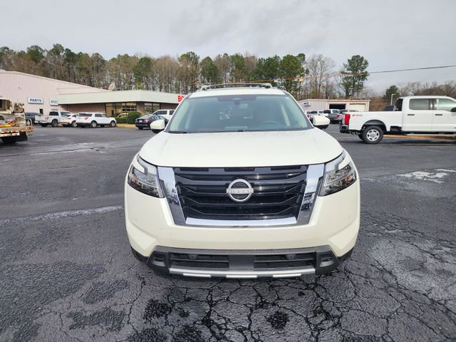 Used 2024 Nissan Pathfinder Platinum w/ Cargo Package image 8
