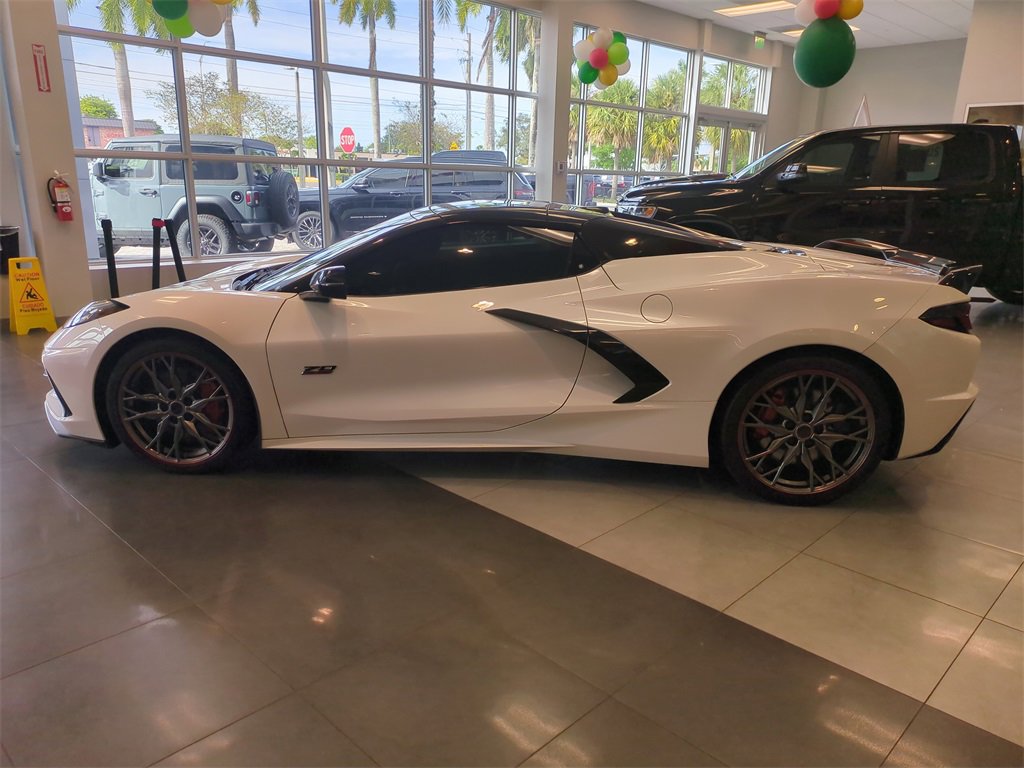 Used 2023 Chevrolet Corvette Stingray w/ Z51 Performance Package image 9