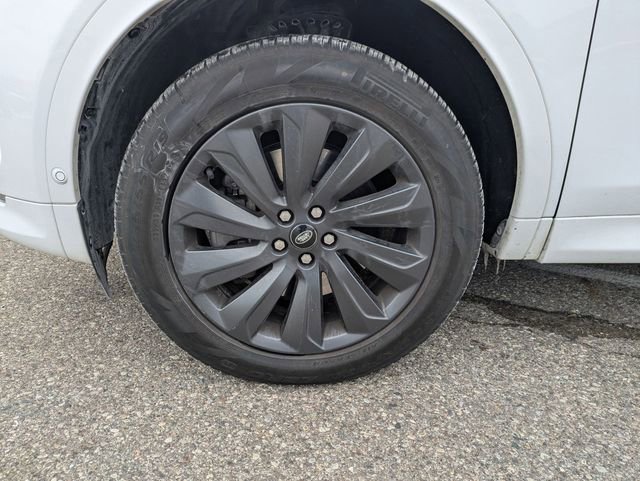 Used 2025 Land Rover Discovery Sport S image 21