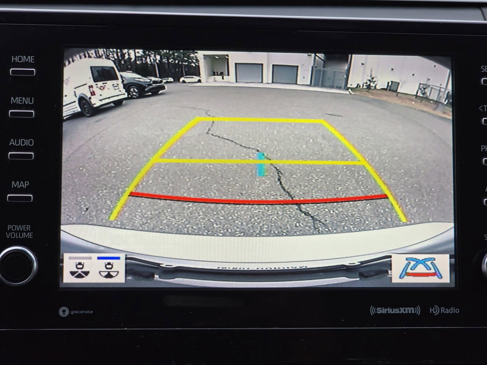 Used 2022 Toyota Camry XLE image 27