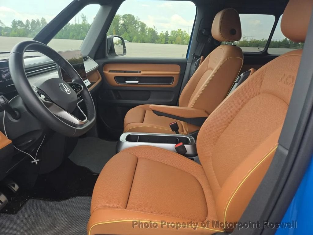 Used 2025 Volkswagen ID. Buzz Pro S RWD image 2