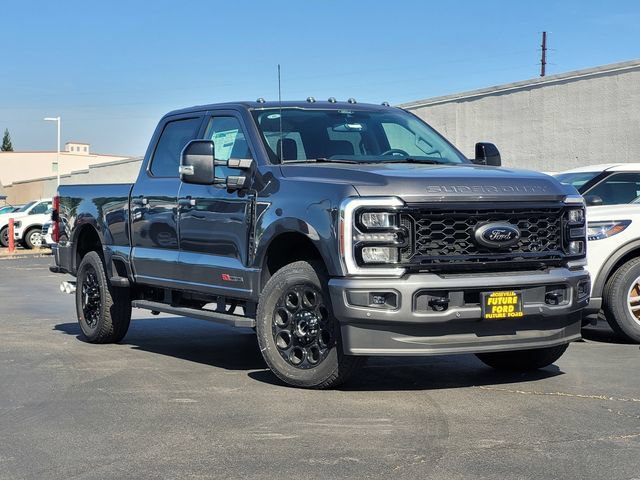 New 2026 Ford F250 Lariat w/ Black Appearance Package
