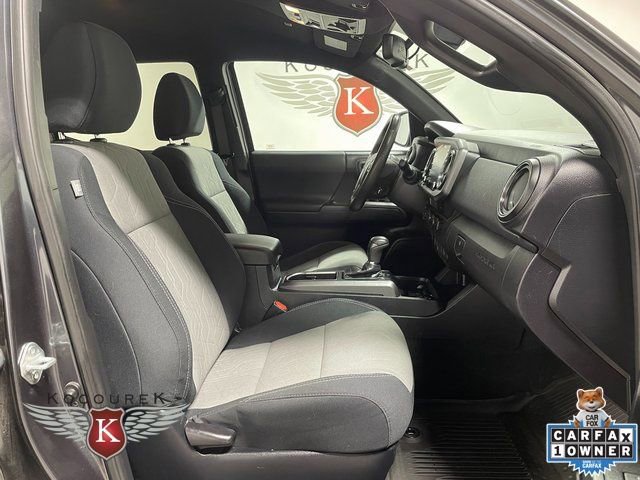 Used 2021 Toyota Tacoma TRD Off-Road image 23