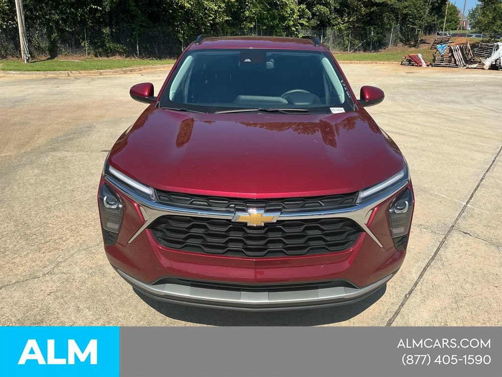 Used 2025 Chevrolet Trax LT FWD image 10