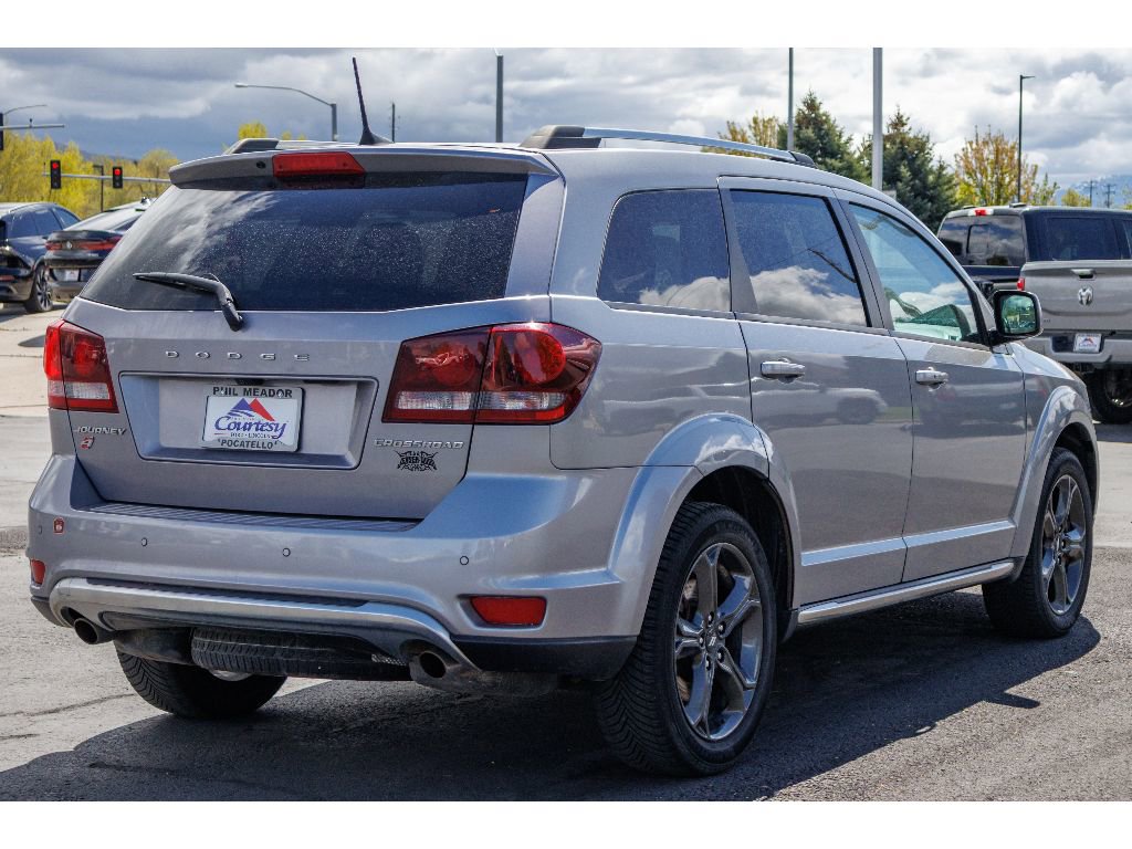 Used 2019 Dodge Journey Crossroad w/ Navigation Group image 3