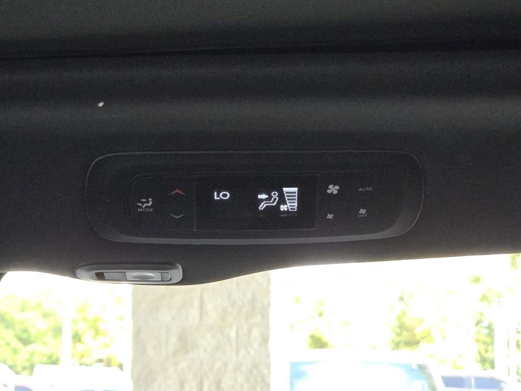 New 2026 Chrysler Pacifica Limited w/ Uconnect Theater Family Group image 12