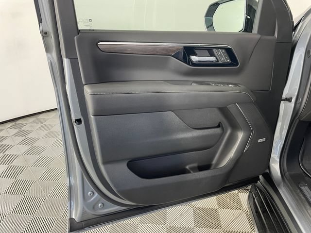New 2026 Chevrolet Suburban Premier AWD/4WD image 5