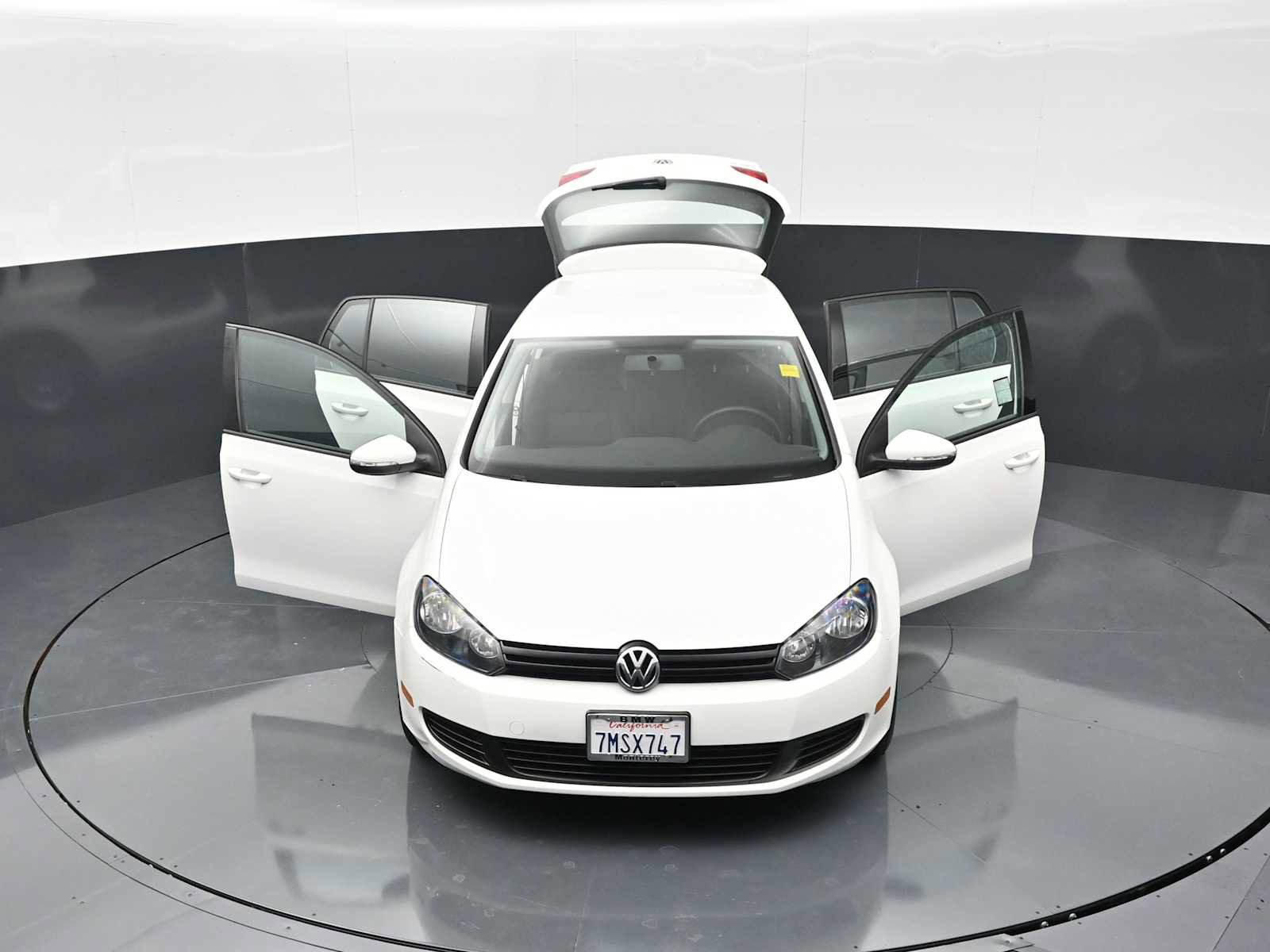 Used 2010 Volkswagen Golf 4-Door image 32