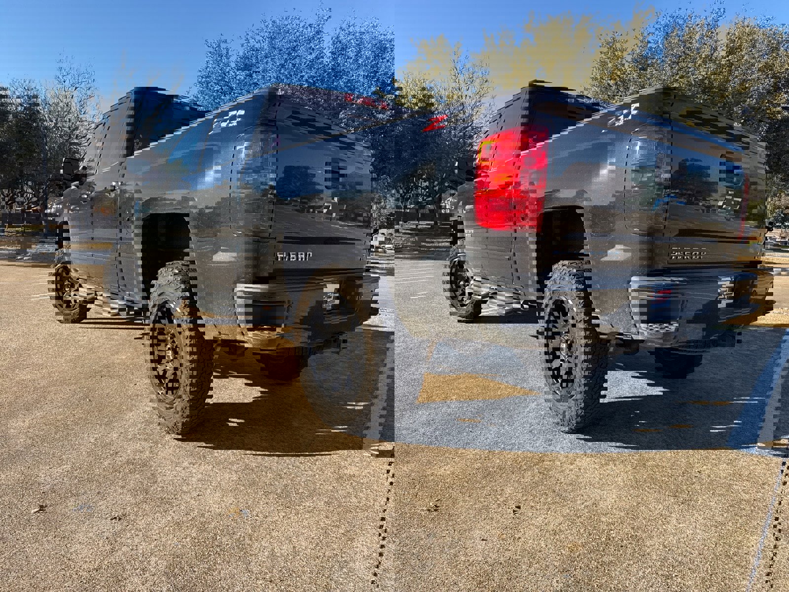 Used 2018 Chevrolet Silverado 1500 LT w/ All Star Edition image 6