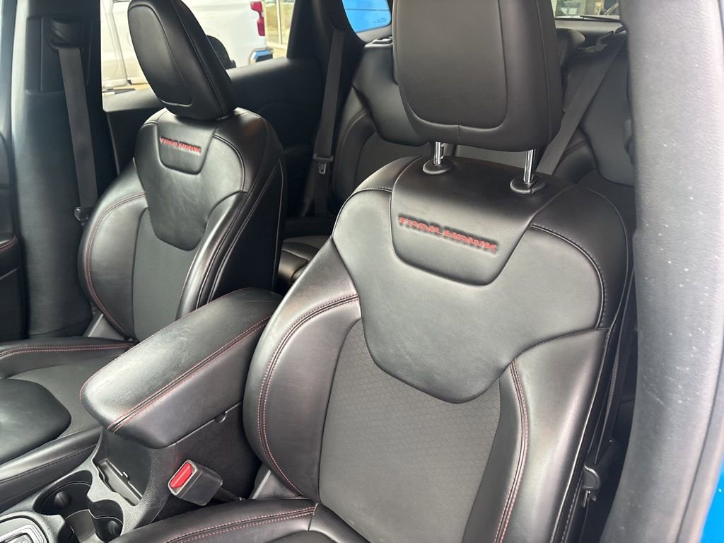 Used 2020 Jeep Cherokee Trailhawk w/ Cold Weather Group image 13