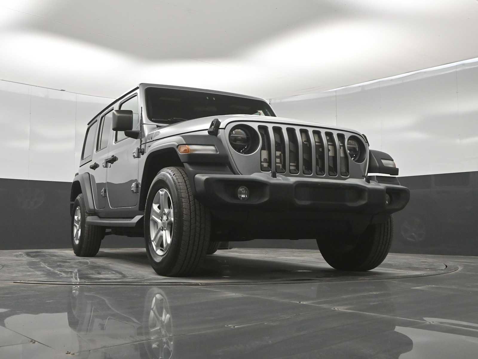 Used 2018 Jeep Wrangler Unlimited Sport S AWD/4WD image 32
