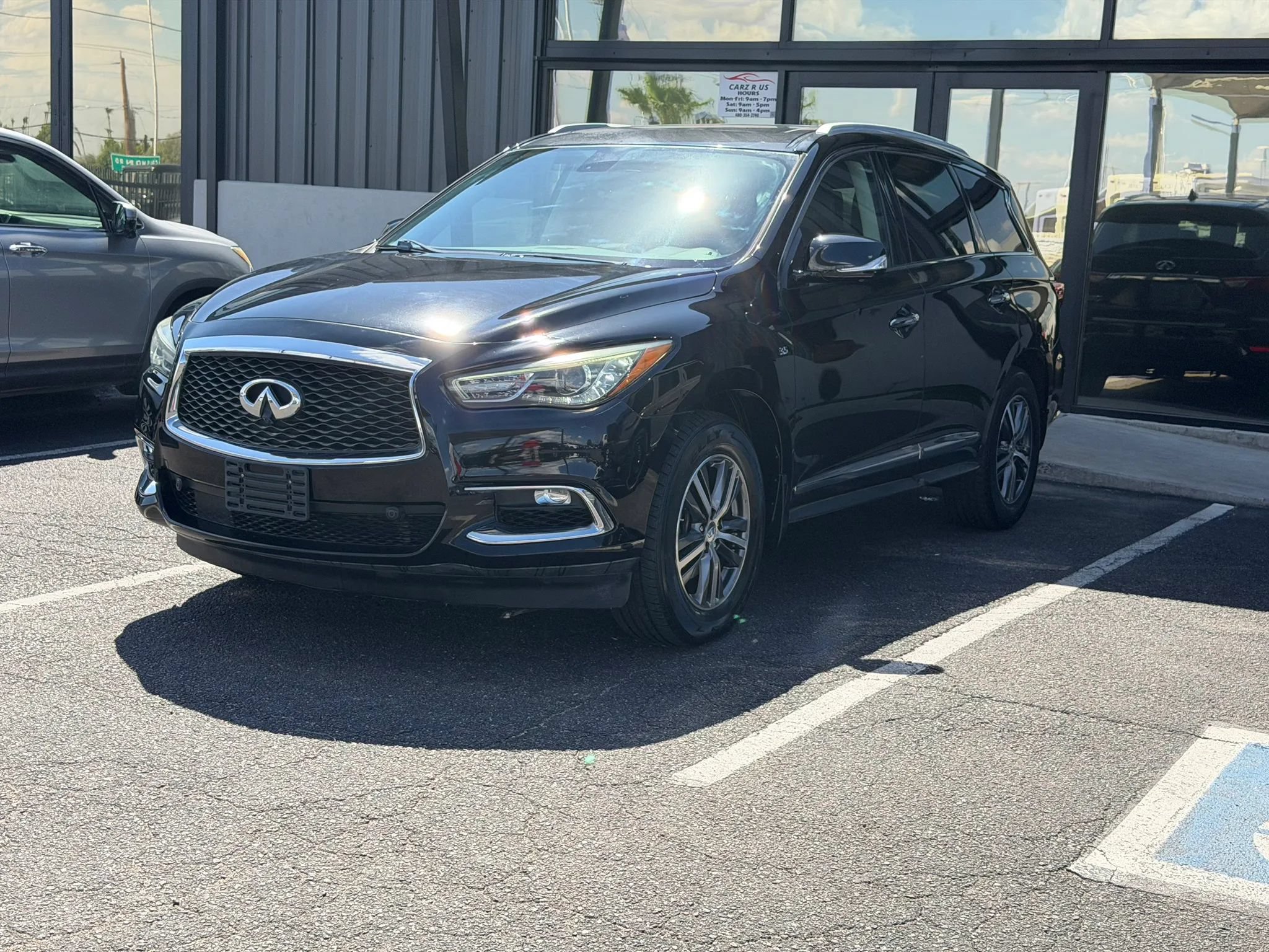 Used 2017 INFINITI QX60 FWD w/ Premium Plus Package image 2