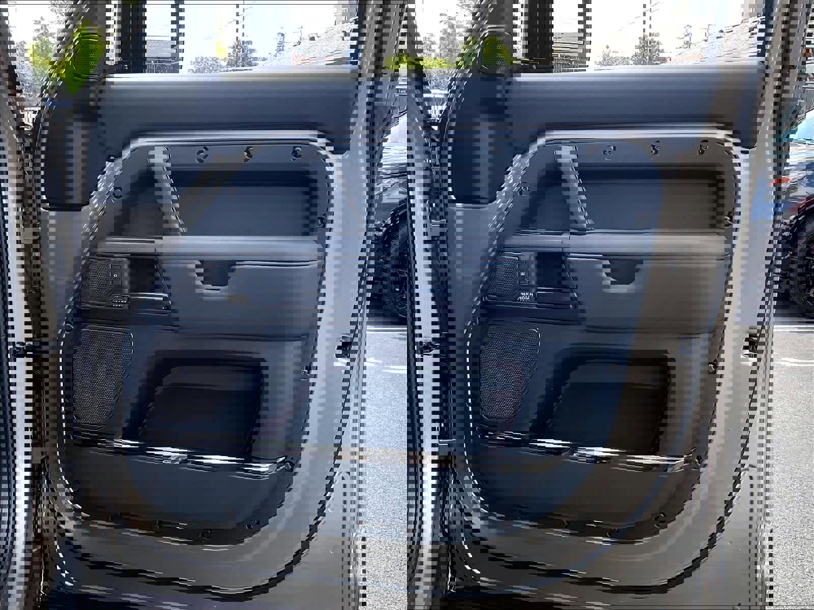 Used 2025 Land Rover Defender 110 AWD/4WD image 26