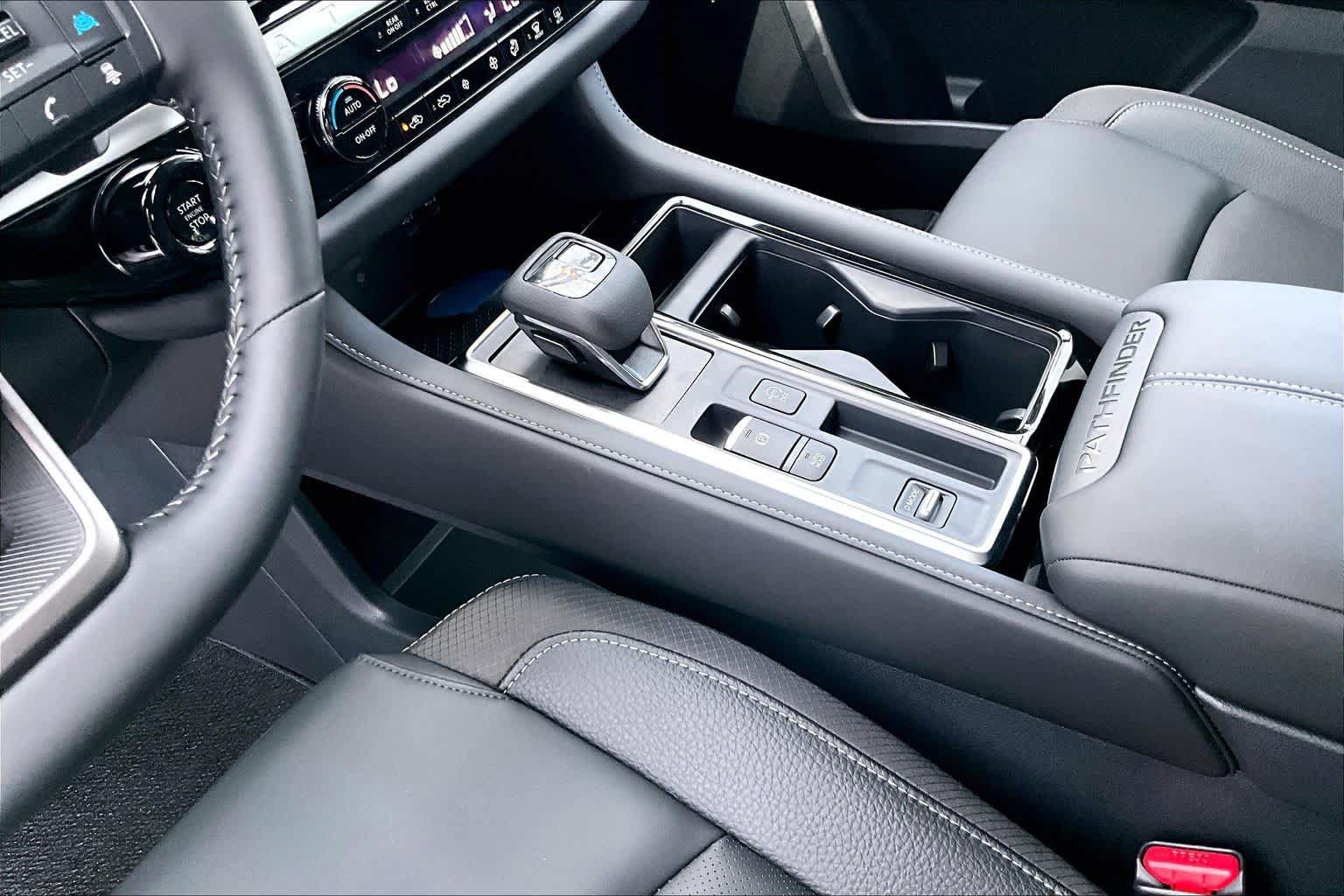 New 2026 Nissan Pathfinder SL FWD image 7