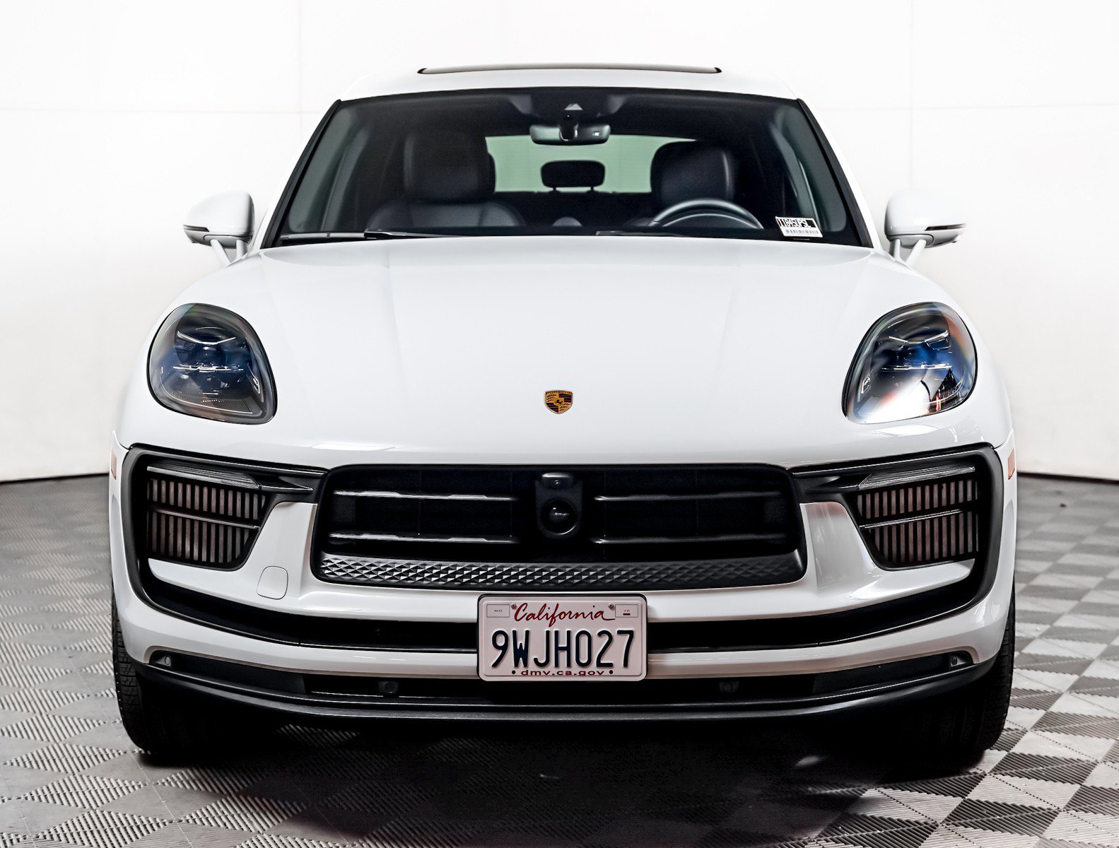 Certified 2025 Porsche Macan S AWD/4WD image 7